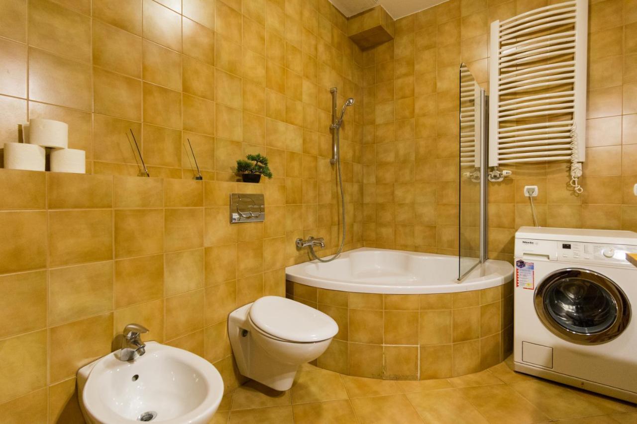 Garden Studio In The Old Town Apartment Krakow Bagian luar foto